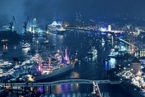 Den Hafengeburtstag in Hamburg mit Escort Girl feiern
